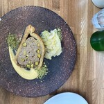 onde - 鴨肉とピスタチオのパイ包み焼きディジョンマスタード