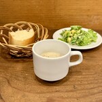 Mimet - スープとサラダとパン（姉妹店ホルンのフォカッチャ）