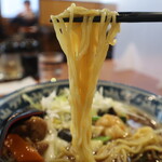 中国料理　楽宴 - 五目湯麵の麺