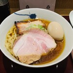 Mem Mitsu I - 醤油（中太手もみ麺）1,050円・味玉 150円