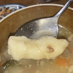 松よし - トック入りテールスープ(持ち上げ撮影)