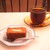 喫茶 すずめ - 料理写真:キャロットケーキとホットコーヒー 中煎り