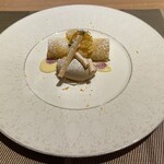 ル ポタジェ - オレンジのクレープ ミルクティーのアイスを添えて