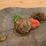 柚木元 - 熊スネ肉バーグ