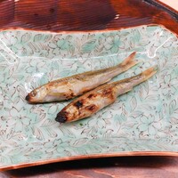 東山 緒方 - もろこ２匹焼き