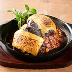 鉄板チーズダブルハンバーグオム