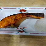 とん八 - 厚切り銀鮭西京焼き 520円(税込)(2024年3月7日撮影)