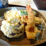 ボン - 揚げたての天ぷらも付いてました