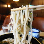 ボン - 手切りの太さのまばらな麺