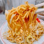 ラーメン王 後楽本舗  - ソース焼きそばの麺は短くて食べやすい