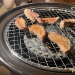 ホルモン焼肉まんぷく - 