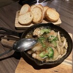 OSTERIA 101 SICILIA GRILL&BAR - 小エビと真蛸とブロッコリーのアヒージョ