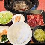 Sumibiyaki Mokumokutei - ♪カルビランチ ¥900 ライス大盛り¥100