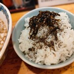 らーめんセンター トミオ - ごま昆布、煮干しふりかけ