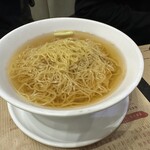 正斗麺粥専家 - 海老ワンタンは麺の下