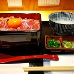 Suteki Juu Semmon Tena Sayake Noushi - 和牛レアステーキ重 1800円、ご飯大盛り無料