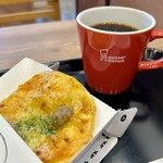 ミスタードーナツ - 赤いマグカップが 可愛い♪ おかわりが 何杯でも無料の“ ブレンドコーヒー ” 