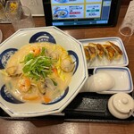 Ringa- Hatto - 海鮮チャンポン、餃子5個セット