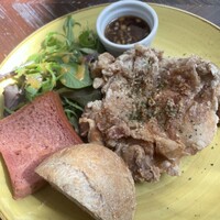 ジンジャーズビーチ - スパイシーチキン