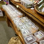 西川製菓 - ずらりと並んだ試食box！太っ腹ですね♬