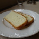 トラットリアリパージオ - ランチに付くフォカッチャ