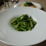 トラットリアリパージオ - 真ん中が深くなってるお皿