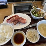 虎ノ門 肉と日本酒 - 