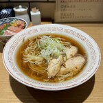 きたかた食堂 - 醤油らーめん（すっきり）¥790、天然大トロ漬け丼¥500