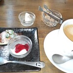 PANNACOTTA - デザート（パンナコッタ＆ティラミス）·コーヒー（ホイップクリーム付き）