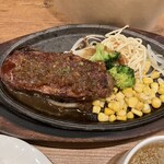 HERO'S ステーキハウス - 1.5cmはある厚みのあるお肉