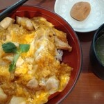 鶏三和 - 香草美水鶏親子丼