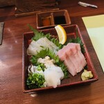 和彩むねや - ひらめ、かき、よこわの刺身