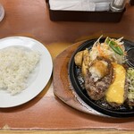 ステーキハウス 鉄板牧場 - 牧場ハンバーグスペシャルスープ、ご飯食べ放題で¥1480