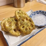 239787021 - レンコンの磯辺揚げ。塩でよしなに。