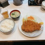 まるやま食堂 - 嬢ロースカツ定食(200g) 1,500円