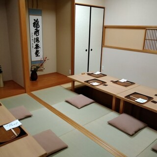 最大で16名様まで掘りごたつ席対応