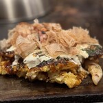 お好み焼屋みっちゃん - 「みっちゃん」の『イカ豚』！
                                (｣≧∇≦)｣ふかふか感がパねぇーー