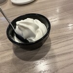 横浜大飯店 - 杏仁ソフトクリーム