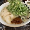 Ramen ○ △ □ - ラーメン７００円　トッピングチャーシュー３００円（８枚）、ねぎ１５０円、辛みそ１００円