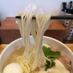 鶏×麦 らら - ストレートの細麺！「柔め」のゆで加減にしてもらいつるつるの食感を楽しみました！