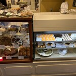 ドース イスピーガ - お店のショーケース