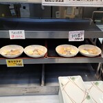 Udon Ichiba - 扉を抜けると最初には惣菜やおでんが。