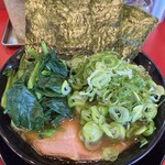 家系ラーメン たつ家 - 