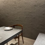 アニエルドール - テーブル