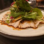 小菜一碟 -  ・雲白肉～薄切り豚肉の旨辛ソース～ 