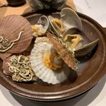Shummi Shun Sensen Na - 帆立と蛤の蒸し焼き