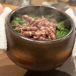 茜坂大沼 - 菜の花を揚げ浸しにして炊き込んで。油がご飯に深みと濃厚さを加えてこの上ない旨さ。思わずお代わりを。