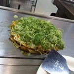 福丸 - 広島お好み焼き
            ソースは甘めだけど野菜の甘さも味わえておいしかった(人ﾟ∀ﾟ*)