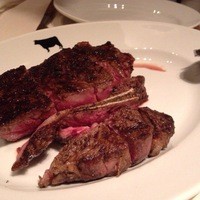 37 Steakhouse & Bar - ポーターハウスステーキ(骨付き)