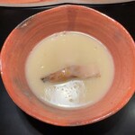 Tokuhamoto Nari - グジと胡麻豆腐入り春キャベツのすり流し